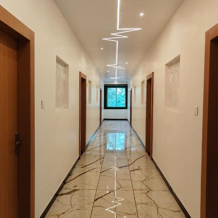 Rk Hotel & Restaurant 德瓦斯 外观 照片